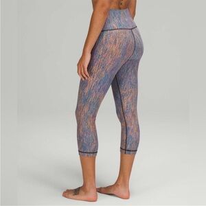 Lululemon Wunder Under High Rise Luxtreme spectral Fusion Cropped 21” Size 4